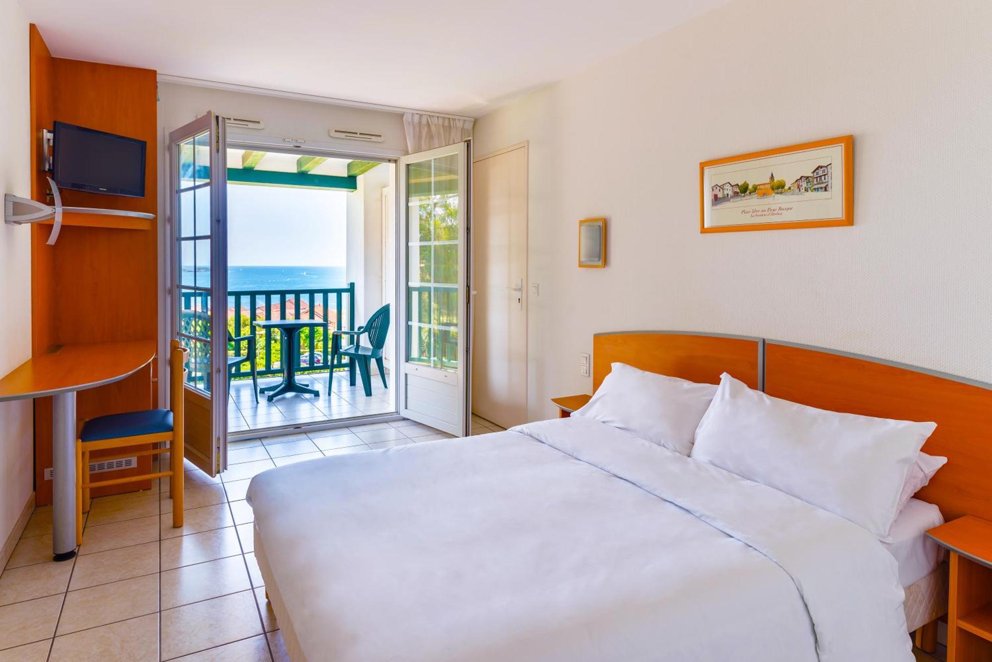 Azureva Hendaye Hotel Екстериор снимка