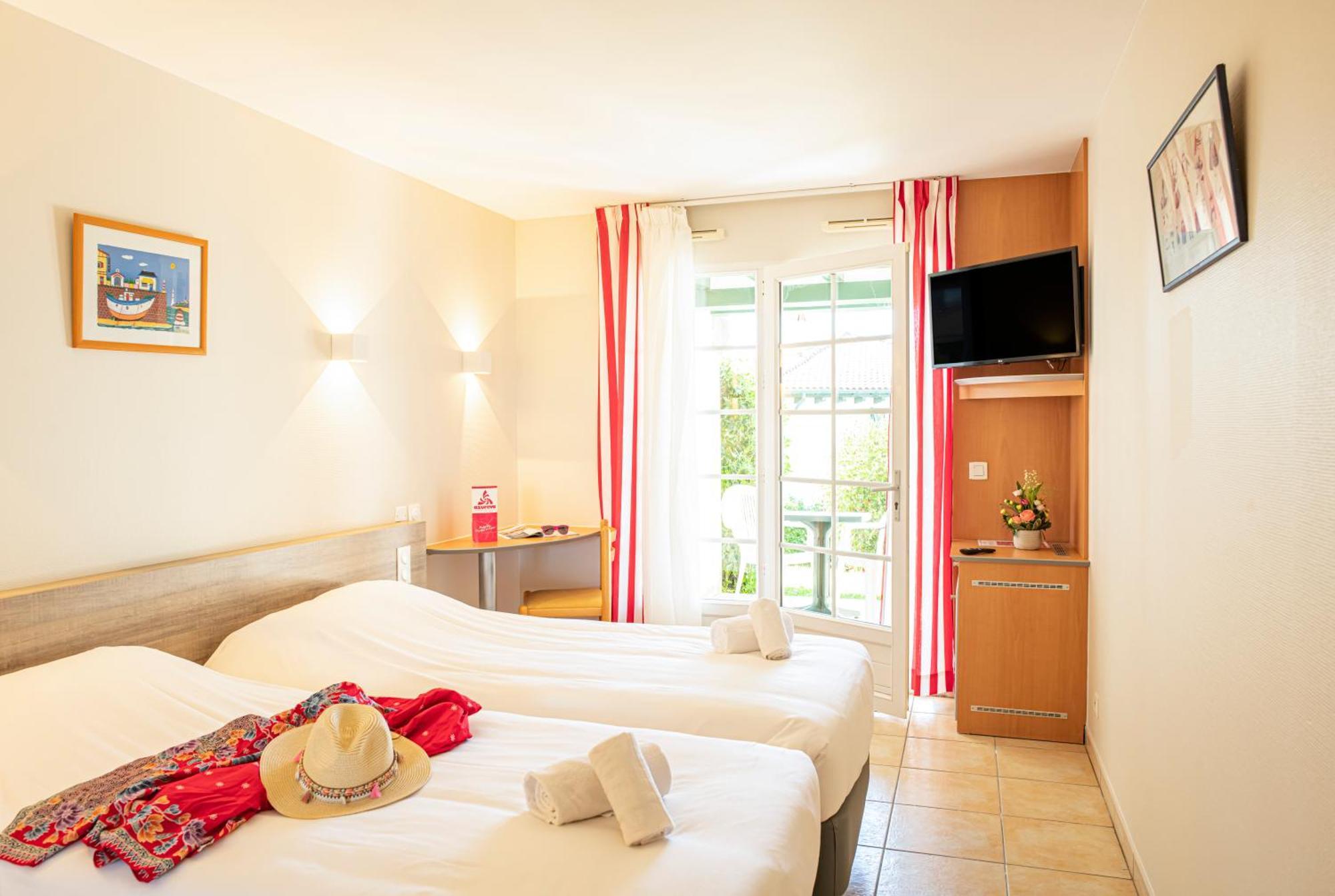 Azureva Hendaye Hotel Екстериор снимка